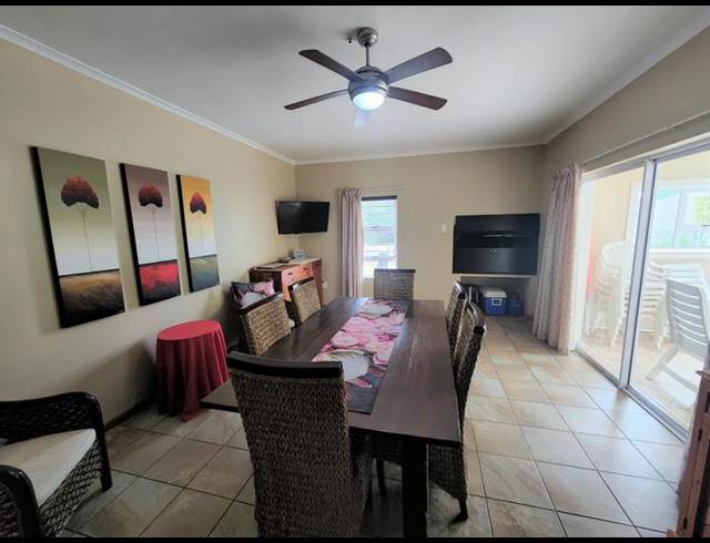 4 BEDROOM HOUSE FOR SALE IN TAFELZICHT